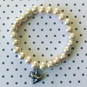 NWT Handmade pearl bracelet with peaceful dove